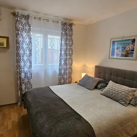 Rita Kiwi Novigrad Istria