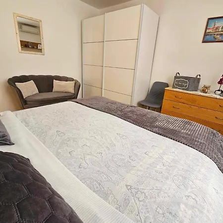 Rita Kiwi Apartman *